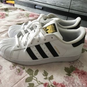 ❌❌SOLD❌❌Adidad Original Superstars